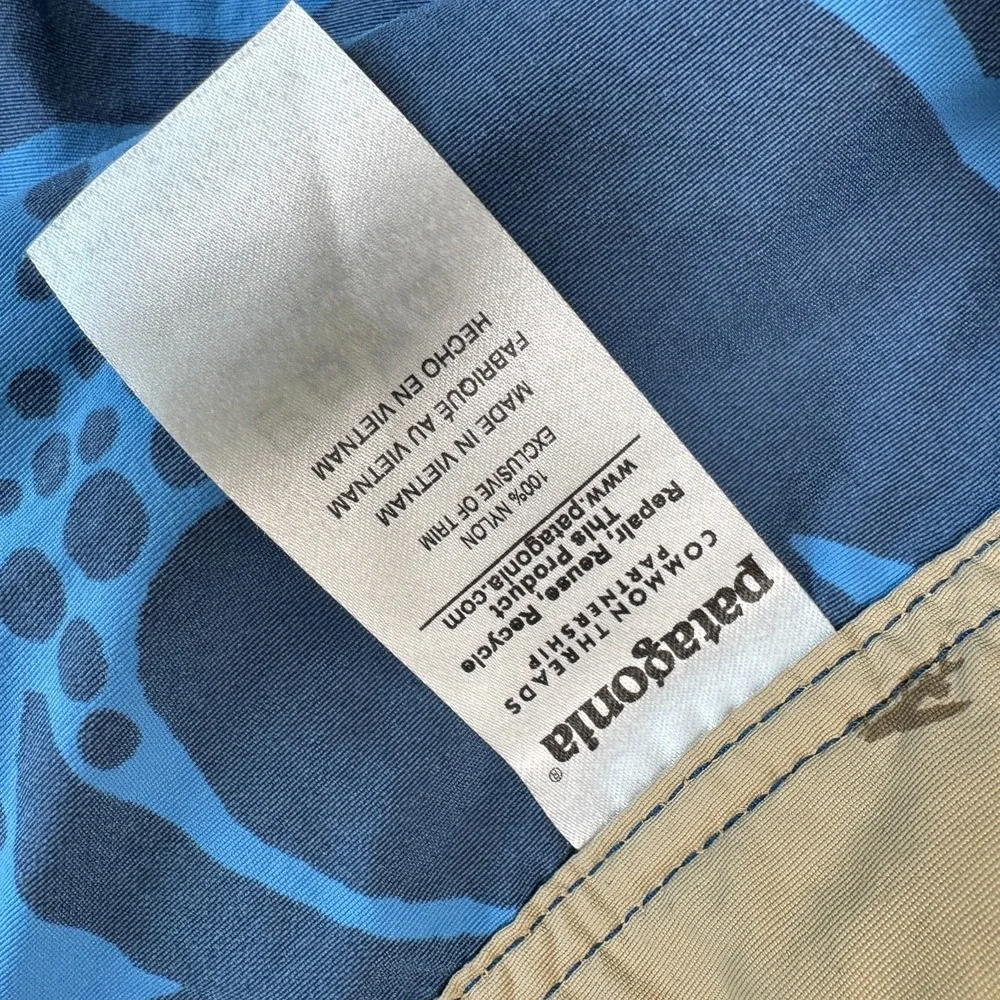 Patagonia Wavefarer Board Shorts Mens 36 Blue Floral Hibiscus Swim Trunks Surf